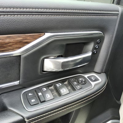 2019 RAM 2500 Laramie Crew Cab 4x4 6'4' Box