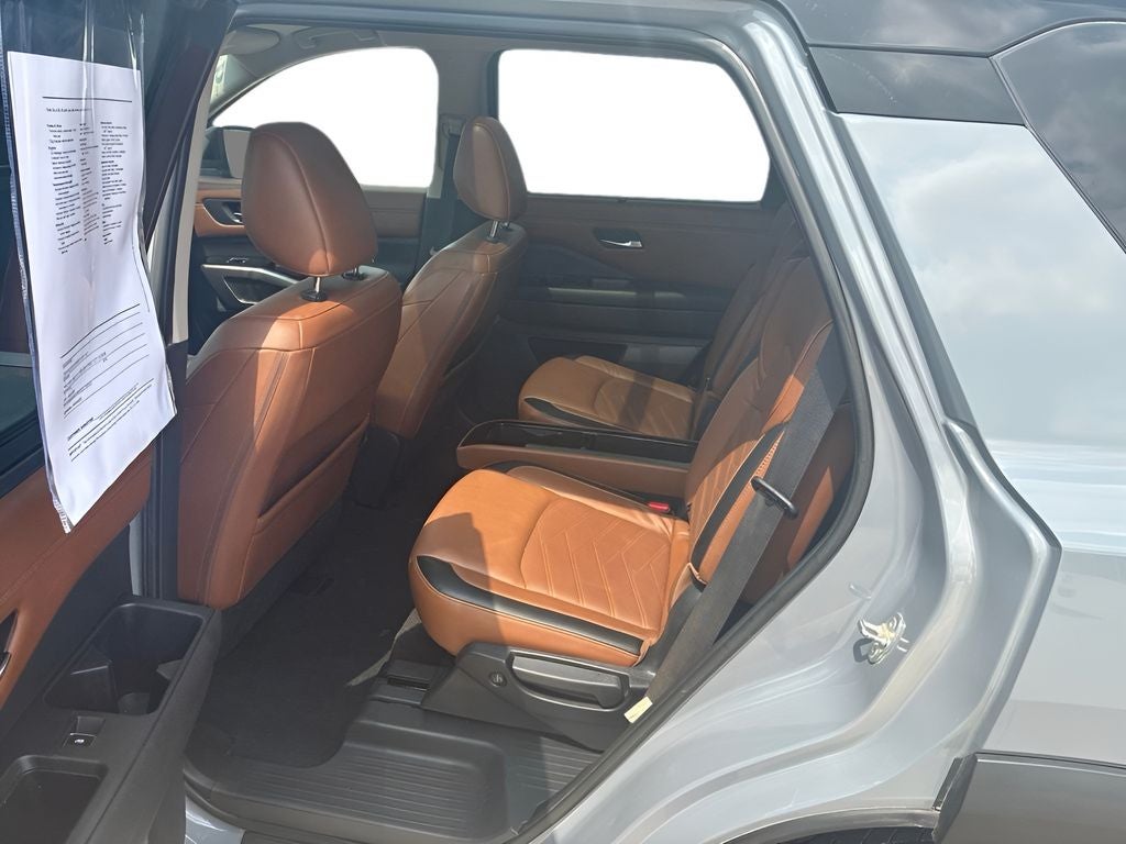 2023 Nissan Pathfinder Platinum 4WD